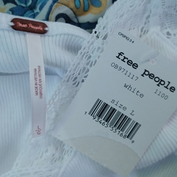 NEW!Free People L v-neck lace trim top - Picture 6 of 7